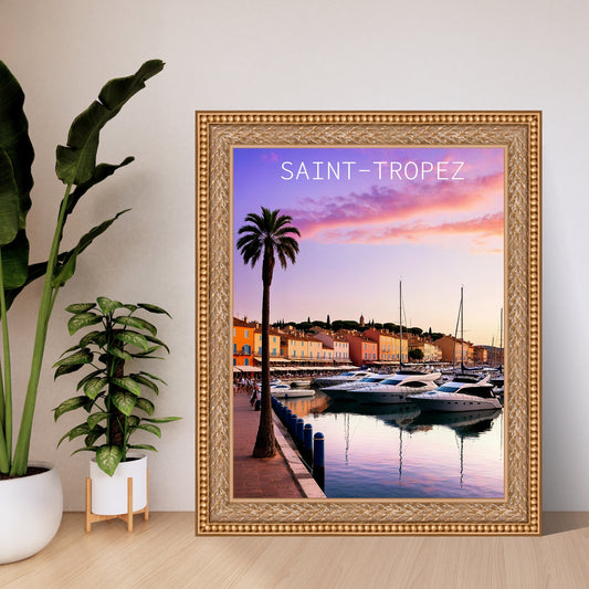 Affiche Saint-Tropez – Moderne et Vintage pour une Décoration Côtière Iconique